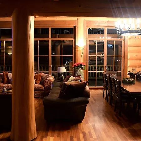 In With 2 Saunas Chalet *