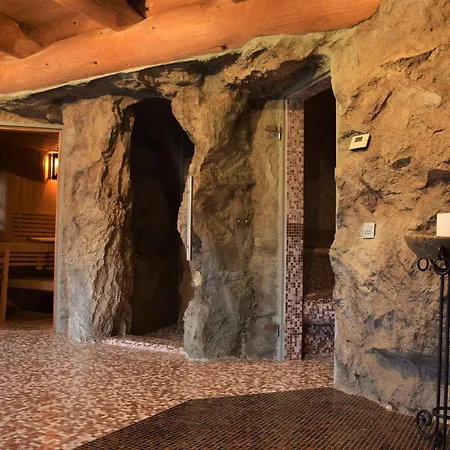 Chalet In With 2 Saunas *